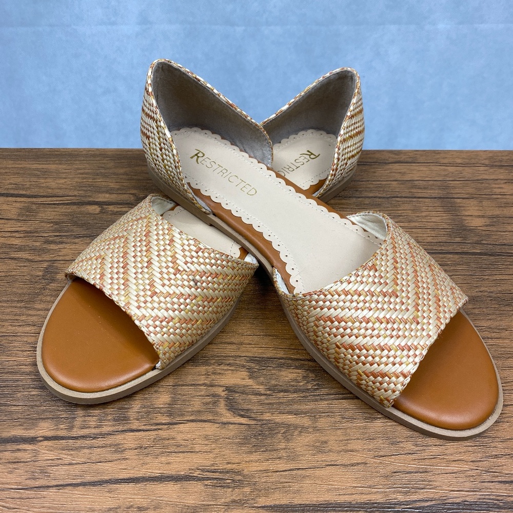 NWOT Leather/Wicker brown sandals, size 9